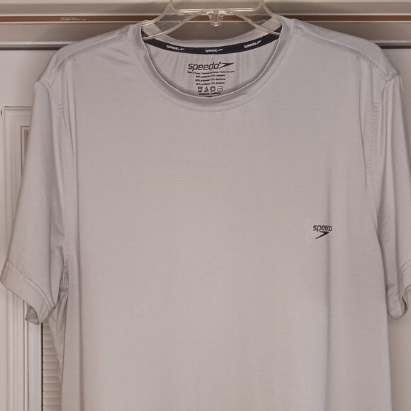 #298 3/$18 - Speedo Gray Short Sleeve Shirt Size Large - Picture 3 of 4